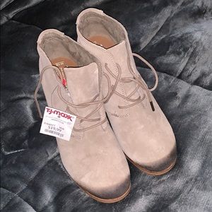 Toms booty heels, tan